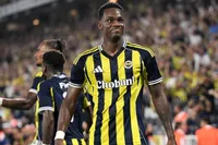 Fener'in Eski Oyuncusu Jhon Duran'dan Taraftarın Tepkisini Çeken Hamle!