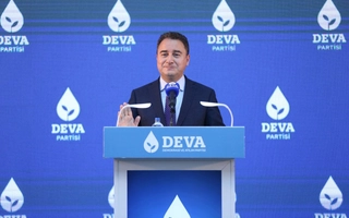 Ali Babacan'dan Merkez Bankası'nın Enflasyon Tahminine Tepki: "Hayal ve Gerçek Ortada"