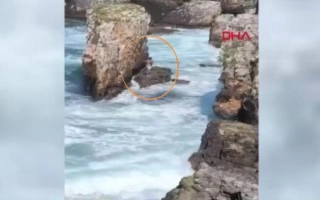 Deniz Yasağını İhlal Eden Kişi Kayalıklarda Mahsur Kaldı