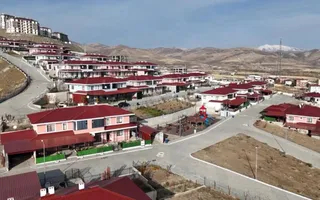 Ahıska Türkü Aileler Bitlis Ahlat'ta Yeni Konutlarına Yerleşiyor