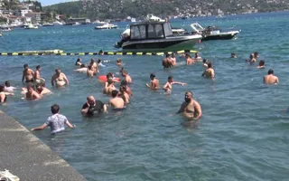 Sıcak havada Bebek Sahili doldu, ücretsiz deniz keyfi