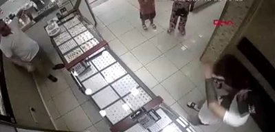 2 Çocukla Beraber 1 Garip Kuyumcu Soygunu
