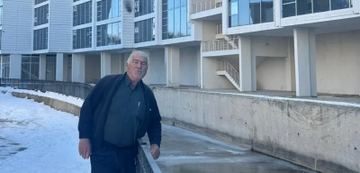 70'lik Nihat Dede Gençlere Taş Çıkartıyor: Eksi 15 Derece Suya Girerek Görenleri Kendine Hayran Bırakıyor