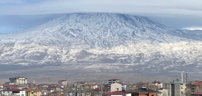 Ağrı Dağı Mercek Bulutlarıyla Görsel Şölen Sundu: 'Şapkalı Zirve' Görenleri Mest Etti