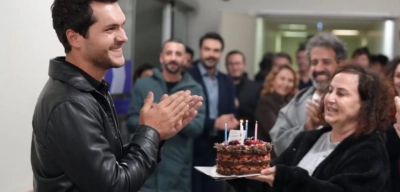 Alperen Duymaz'a 'Leyla' Dizisinin Setinde Doğum Günü Kutlaması