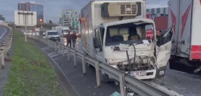 Bağcılar TEM otoyolunda zincirleme kaza
