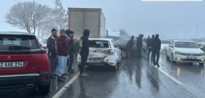 Bitlis'te 23 Araç Zincirleme Kazaya Karıştı: 1'i Ağır 31 Yaralı!