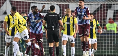Fenerbahçe Trabzonspor’u 3-2 Mağlup Etti: Hakem Eleştirilerin Hedefi Oldu!