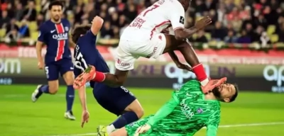 Fransa Ligi'nde Şoke Eden Olay: Kalecinin Yüzü Parçalandı!