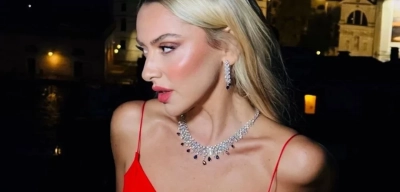 Hadise, Venedik Film Festivali'nin Kırmızı Halısında Parladı