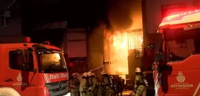 İstanbul Beylikdüzü'ndeki Plastik Malzeme Fabrikasında Yangın!