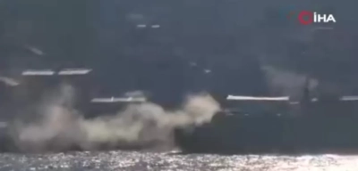 İstanbul Boğazı'nda Korku Dolu Anlar: Tur Teknesinde Yangın!