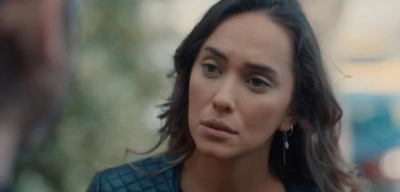 Kızıl Goncalar Hande Kimdir? Kızıl Goncalar Dizisinde Duygu Sarışın'ın Canlandırdığı Hande Karakteri Hakkında Kapsamlı Bilgiler