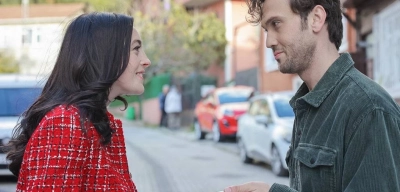 Melis Sezen'den Deha'daki Partneri Aras Bulut İynemli'ye Övgü Dolu Sözler: "Yanıyor"