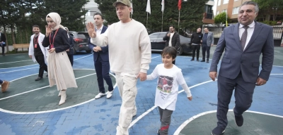 Mesut Özil Küçük Hayranının Ricasını Kırmadı: Emekli Futbolcudan ‘Büyük Jest’