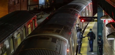 Metroda Korkunç Olay: Bir Adamı Diri Diri Yaktılar!