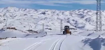O İlçede Kar Kalınlığı 1 Metreye Ulaştı! Yollar Kapandı