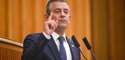Özel'den İmamoğlu Çıkışı: "Görevden Alınması Yarışı Güçlendirebilir"