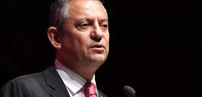 Özgür Özel'in avukatlık mesleğine dair açıklaması olay yarattı! Özel'e bir tepki de Rezan Epözdemir'den geldi