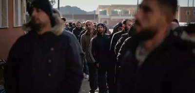 Suriye'de Esad Rejimi Askerleri Teslim Oluyor