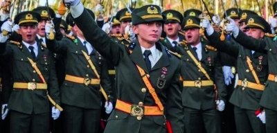 Teğmenlerin "Mustafa Kemal'in Askerleriyiz" Sloganını FETÖ'yle Kıyaslamıştı: Üçok’tan Varank'a Sert Yanıt!