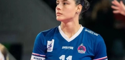 Ünlü Kadın Voleybolcu Evinde Ölü Halde Bulundu!