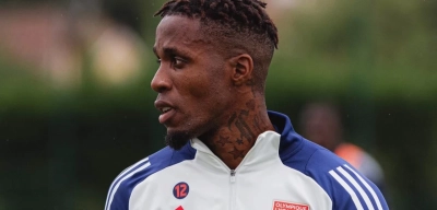 Wilfried Zaha Şahane Başlangıç Yaptı: Lyon'da İlk Maçta Asist Yaptı