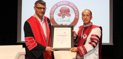 Yusuf Dikeç’e Üniversiteden Fahri Doktora Unvanı!