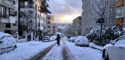 Meteoroloji Alarm Vermişti: Marmara'ya İlk Kar Düştü