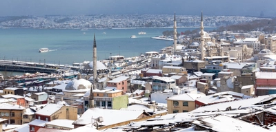 İstanbul'a Kar Yağışı Uyarısı: Meteoroloji ve AKOM Akşam Saatlerine Dikkat Çekti