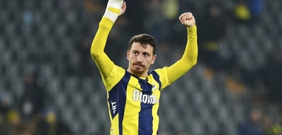 Mert Hakan Yandaş'tan Galatasaray'a Gönderme: "Anneciğim Kırmızı Kalp Kullanmıyoruz"