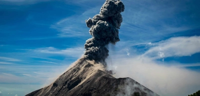 Guatemala'daki Fuego Yanardağı Patladı