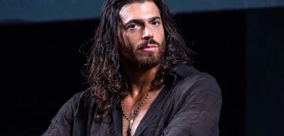 Can Yaman'dan Rio'da Görsel Şov!
