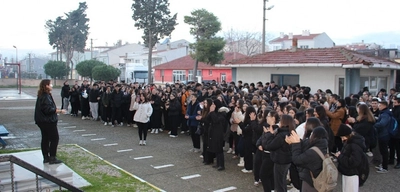 Atatürk'ün Gençliğe Hitabesi'ni Okuyan Öğrenciler Okuldan Uzaklaştırıldı mı?