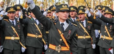 TSK'dan İhraç Edilen Teğmenler 500 Bin Liralık Borç ile Karşı Karşıya