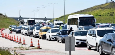 Bayram Tatili Dönüşünde İstanbul-İzmir Otoyolu'nda Yoğunluk