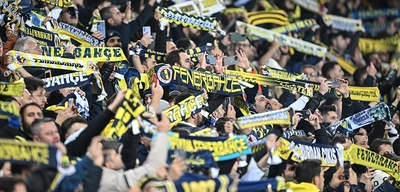 Fenerbahçe Taraftarından 'Yönetim İstifa' Tezahüratı