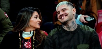 Icardi, Sevgilisi China Suarez'le Nişanlandı
