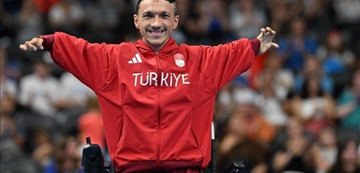 Umut Ünlü'den Paris'te Gururlandıran Başarı!