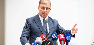İzmir Büyükşehir'de Toplu İş Sözleşmesi Krizi Gündemde: Cemil Tugay'dan İşçi Çıkarma ve Maaş Zammı Açıklaması!
