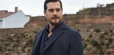 Çağatay Ulusoy'dan 'Uykusuz Adam' Filmi!