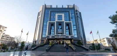 İzmir Buca Belediyesi'nde Çöp Krizi: Grev Yapan İşçiler SMS ile İşten Atıldı!