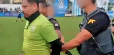 Hakem Maç Sırasında Gözaltına Alındı!