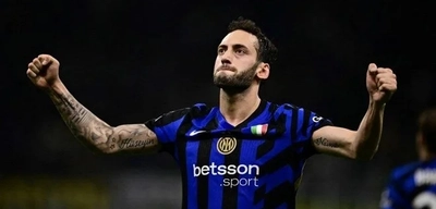 Hakan Çalhanoğlu'nun Babası Sürpriz Transferi Böyle Duyurdu!