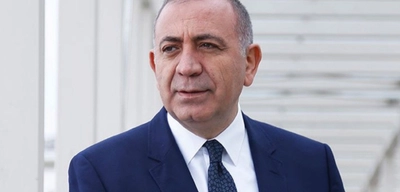 CHP İstanbul'da Kayyum Krizi: Gürsel Tekin Pazartesi İl Binasına Geliyor