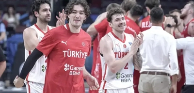 12 Dev Adam 24 Yıl Sonra Yarı Finalde: Rakip Yunanistan