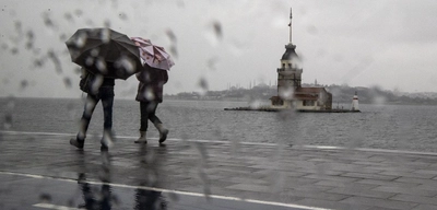 Meteoroloji'den Sağanak ve Fırtına Uyarısı