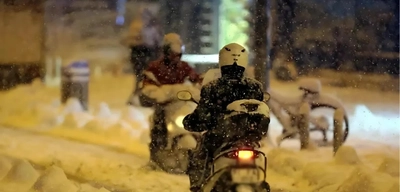 İstanbul'da Yoğun Kar Yağışı Nedeniyle Motokuryelere Yasak Geldi