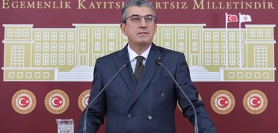 CHP'den Emekli Maaşına İtiraz: 20 Bin TL "Sefalet Ücreti" İddiasıyla AYM'ye Taşındı