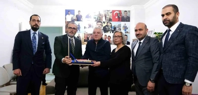 AK Parti'li Mahir Ünal, Şehit Onur İlkhan'ın Ailesine Misafir Oldu